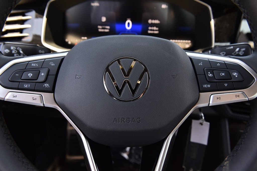 Volkswagen Jetta Vehicle Full-screen Gallery Image 18