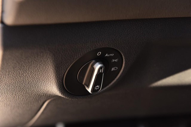Volkswagen Jetta Vehicle Image 11