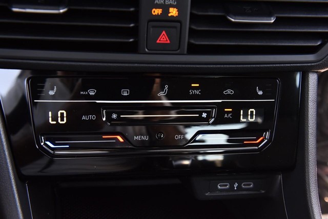 Volkswagen Jetta Vehicle Image 15