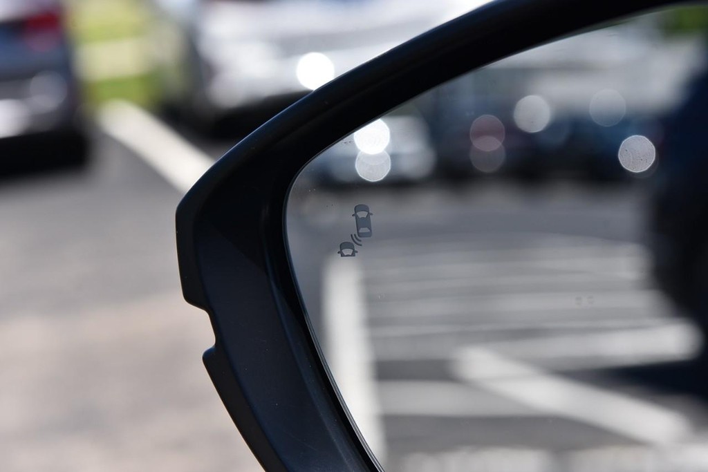 Acura Integra Vehicle Full-screen Gallery Image 10