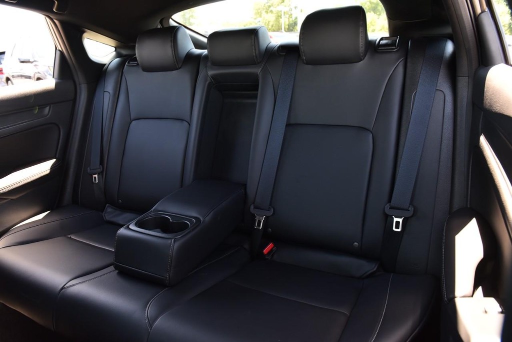 Acura Integra Vehicle Full-screen Gallery Image 26