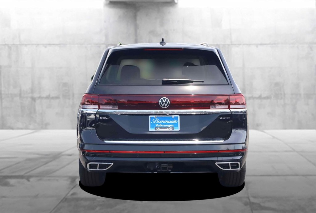 Volkswagen Atlas Vehicle Full-screen Gallery Image 6