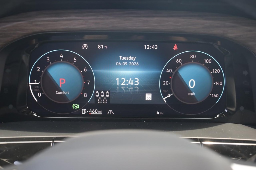 Volkswagen Atlas Vehicle Full-screen Gallery Image 12