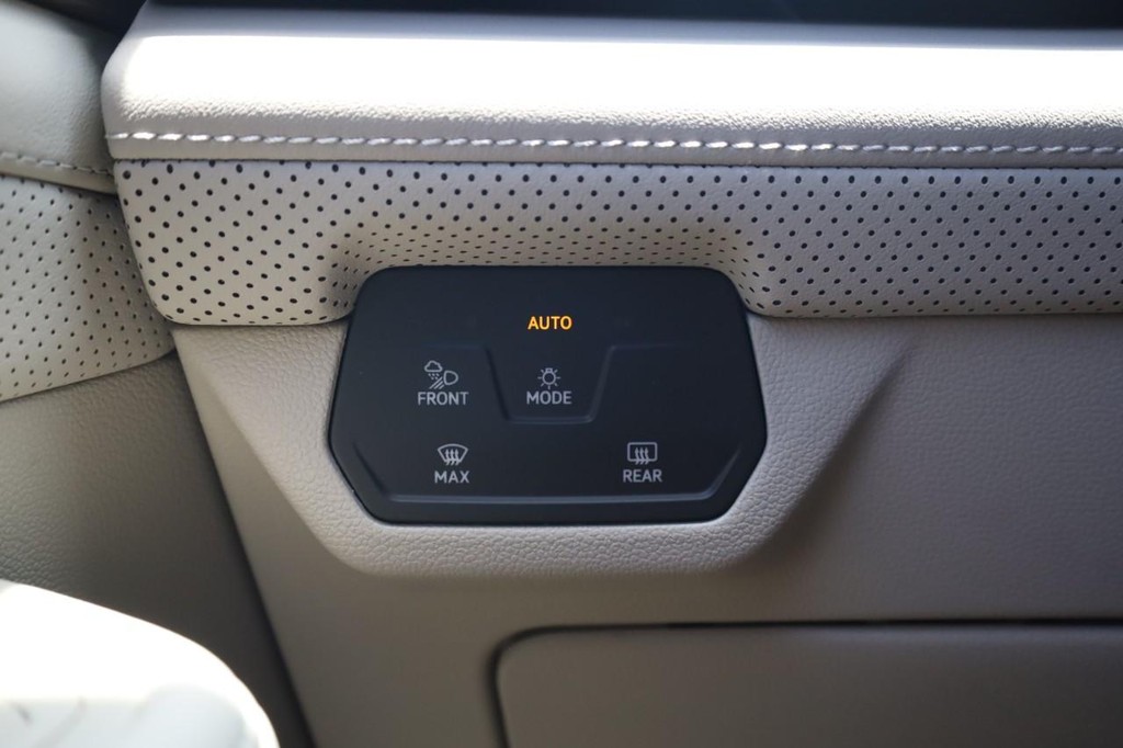 Volkswagen Atlas Vehicle Full-screen Gallery Image 20