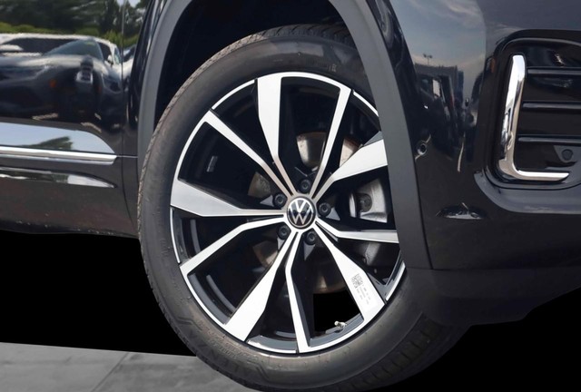 Volkswagen Atlas Vehicle Image 03