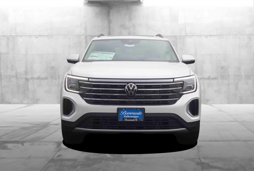 Volkswagen Atlas Vehicle Full-screen Gallery Image 4