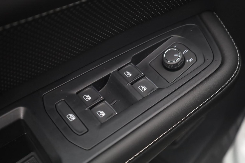 Volkswagen Atlas Vehicle Full-screen Gallery Image 11