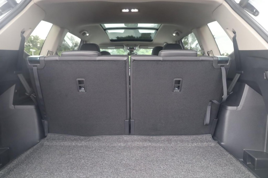 Volkswagen Atlas Vehicle Full-screen Gallery Image 24