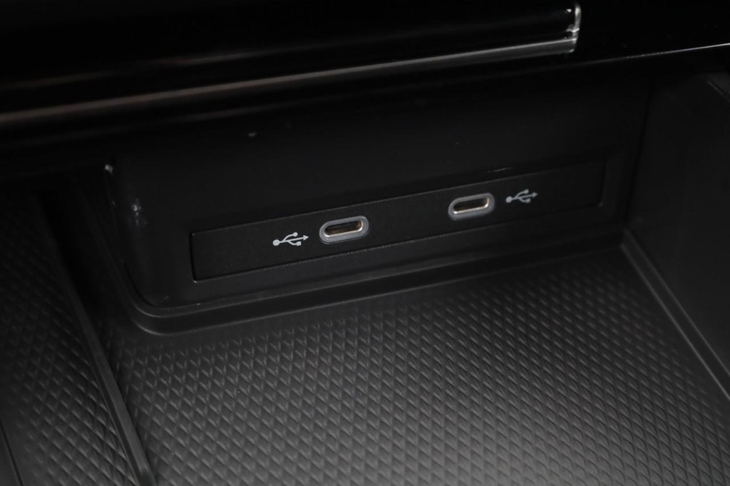 Volkswagen Atlas Vehicle Full-screen Gallery Image 17