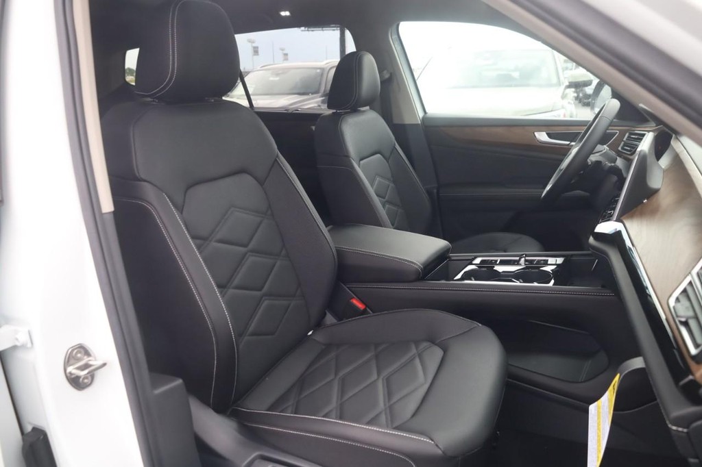 Volkswagen Atlas Vehicle Full-screen Gallery Image 20