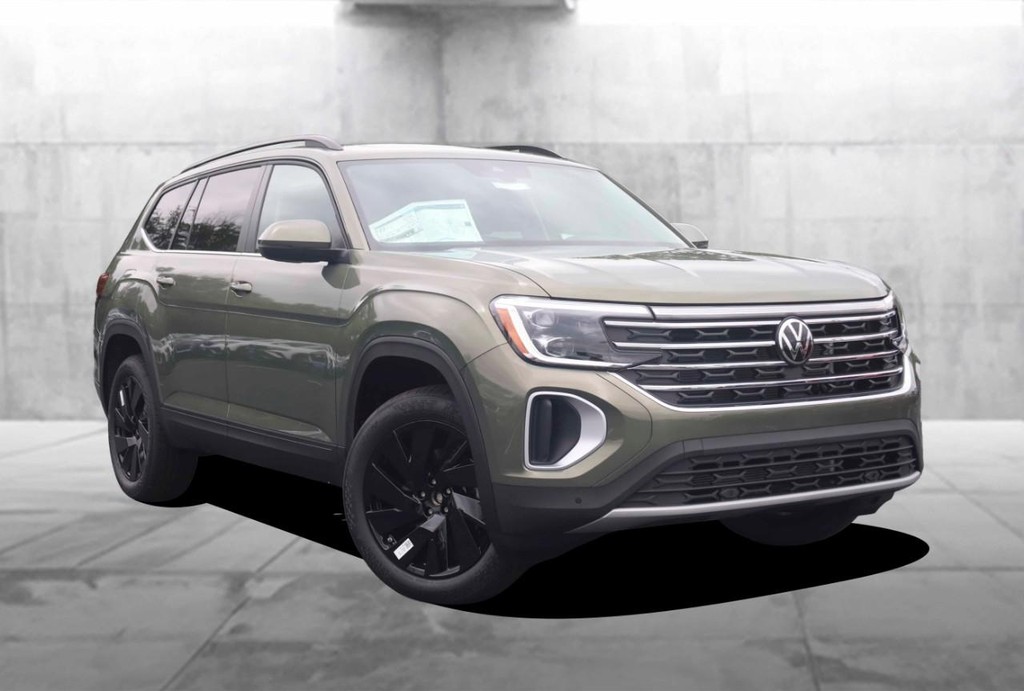 Volkswagen Atlas Vehicle Full-screen Gallery Image 2