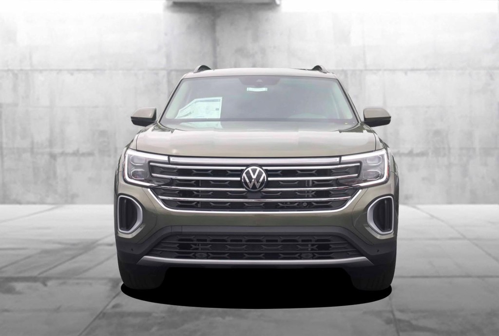 Volkswagen Atlas Vehicle Full-screen Gallery Image 4