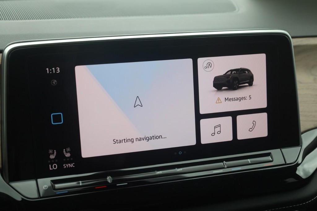Volkswagen Atlas Vehicle Full-screen Gallery Image 14