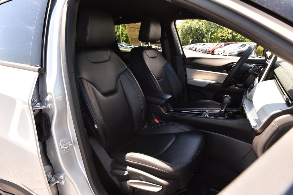 Jeep Compass Vehicle Full-screen Gallery Image 22