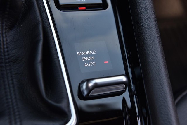 Jeep Compass Vehicle Image 17