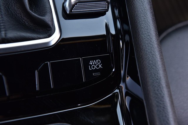 Jeep Compass Vehicle Image 18