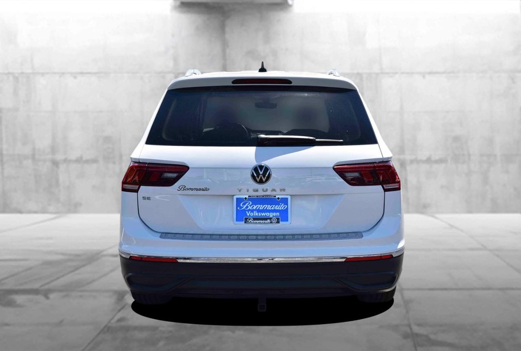 Volkswagen Tiguan Vehicle Full-screen Gallery Image 6