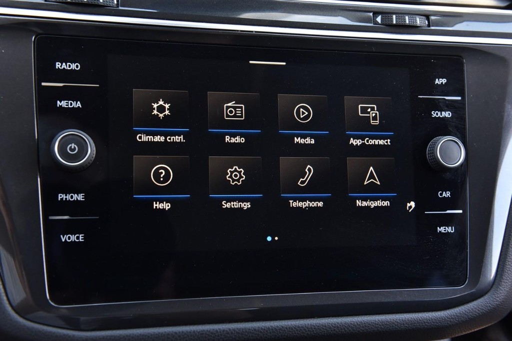 Volkswagen Tiguan Vehicle Full-screen Gallery Image 13