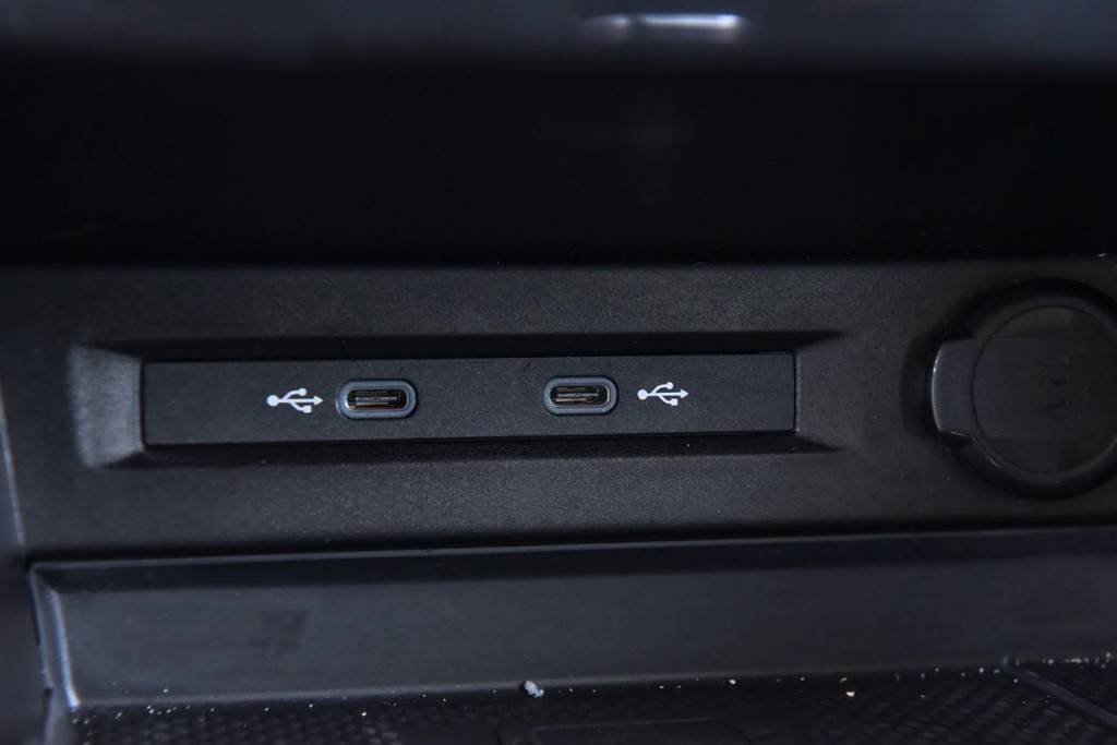 Volkswagen Tiguan Vehicle Full-screen Gallery Image 15