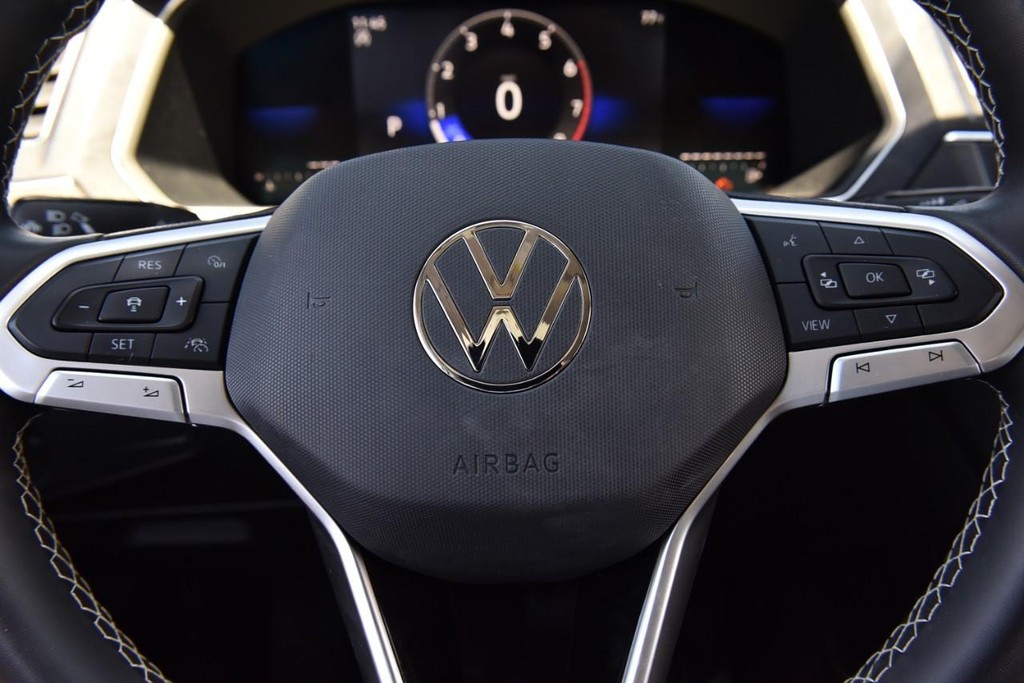 Volkswagen Tiguan Vehicle Full-screen Gallery Image 17