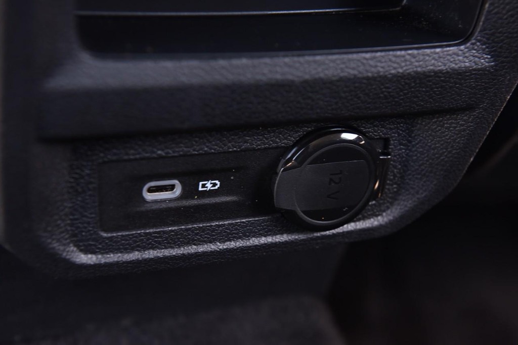 Volkswagen Tiguan Vehicle Full-screen Gallery Image 22