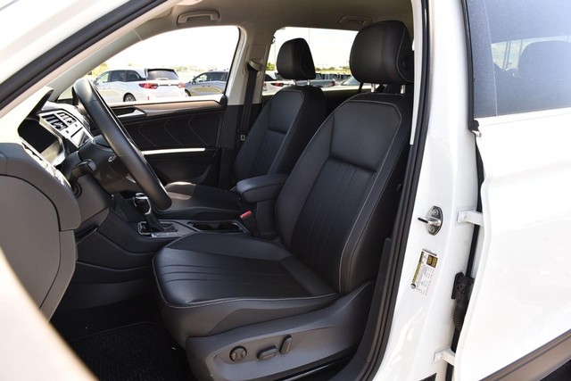 Volkswagen Tiguan Vehicle Image 18
