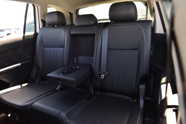 Volkswagen Tiguan Vehicle Image 20