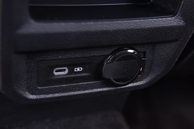Volkswagen Tiguan Vehicle Image 22