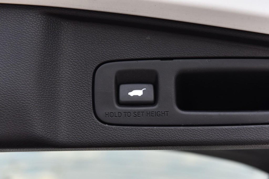 Honda CR-V Vehicle Full-screen Gallery Image 28