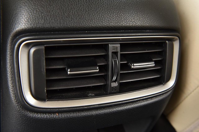 Honda CR-V Vehicle Image 25