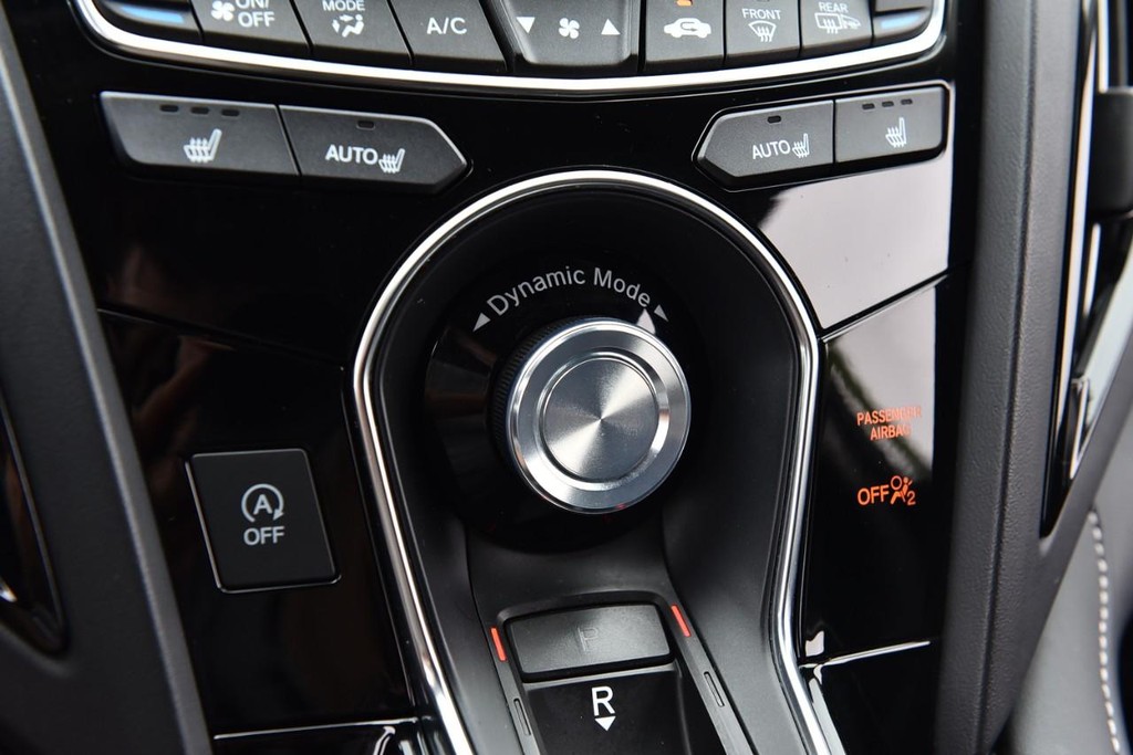 Acura RDX Vehicle Full-screen Gallery Image 18
