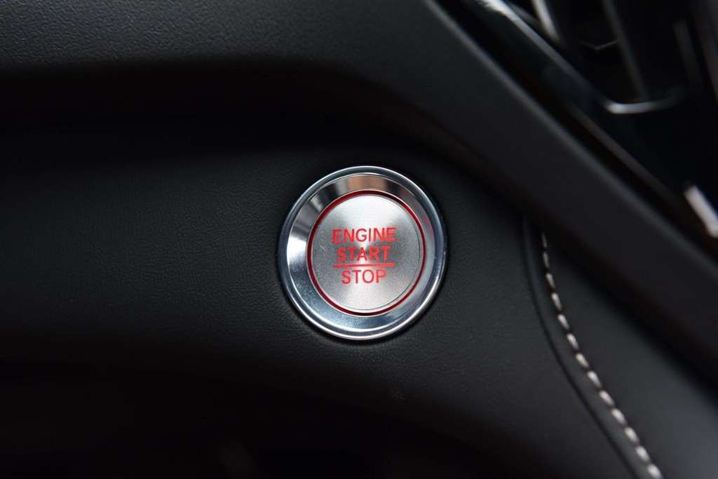 Acura RDX Vehicle Full-screen Gallery Image 20