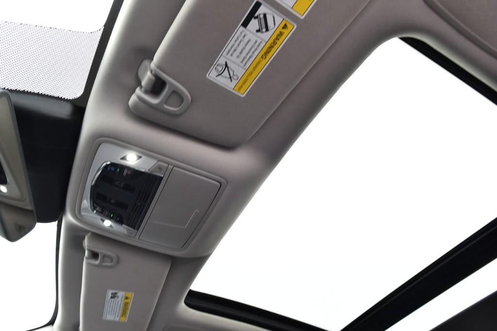 Acura RDX Vehicle Full-screen Gallery Image 24