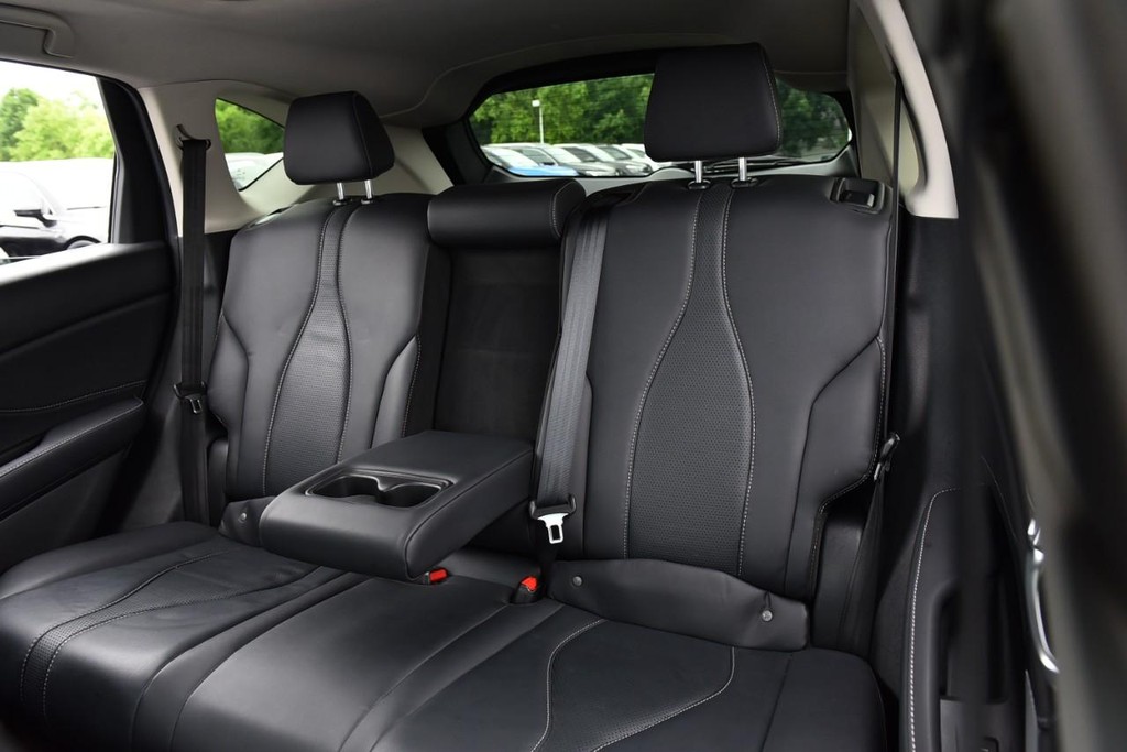 Acura RDX Vehicle Full-screen Gallery Image 25
