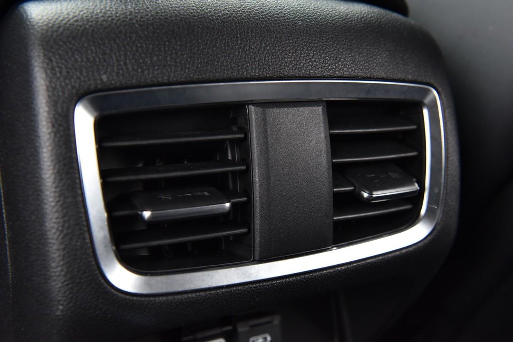 Acura RDX Vehicle Full-screen Gallery Image 26