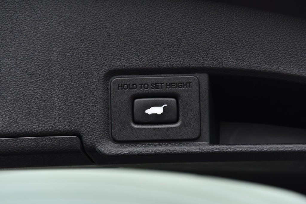 Acura RDX Vehicle Full-screen Gallery Image 29