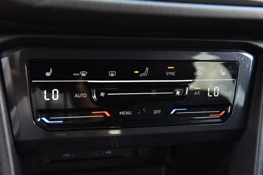 Volkswagen Tiguan Vehicle Full-screen Gallery Image 15
