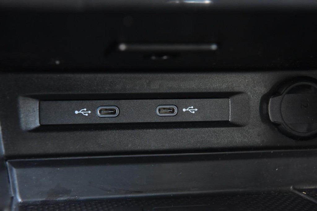 Volkswagen Tiguan Vehicle Full-screen Gallery Image 16