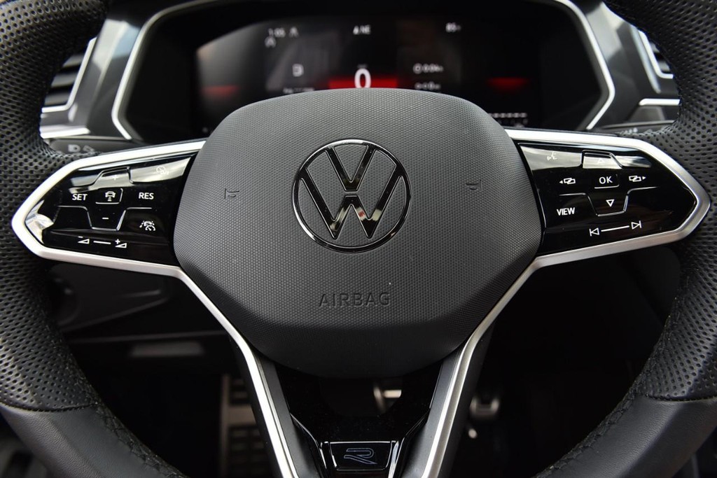 Volkswagen Tiguan Vehicle Full-screen Gallery Image 19