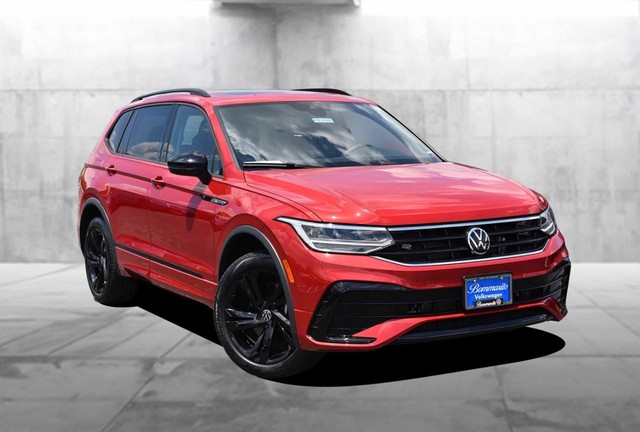 Volkswagen Tiguan Vehicle Image 02