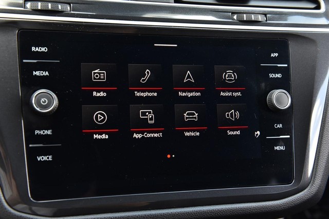 Volkswagen Tiguan Vehicle Image 14