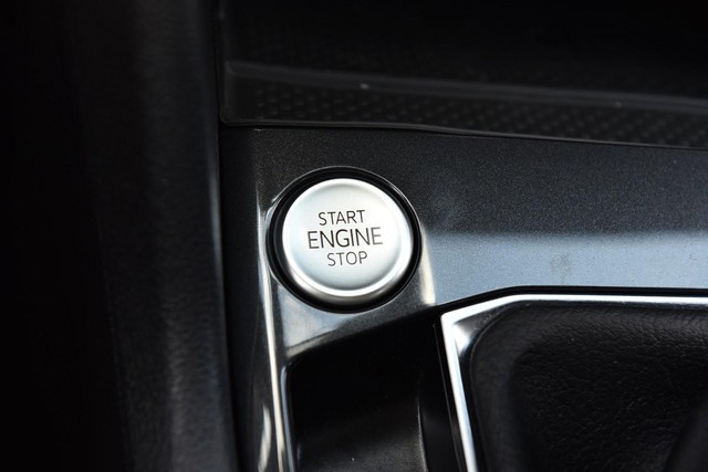 Volkswagen Tiguan Vehicle Image 17