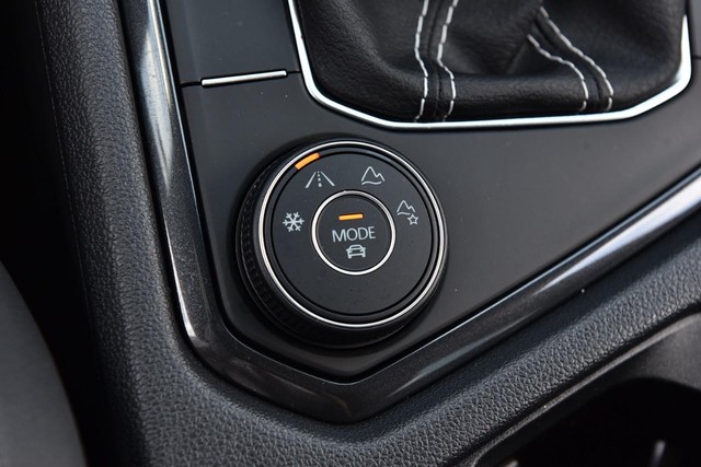 Volkswagen Tiguan Vehicle Image 18