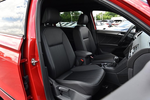 Volkswagen Tiguan Vehicle Image 21