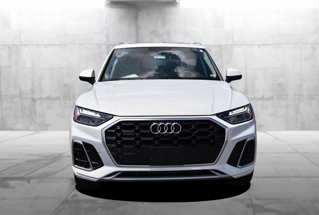 Audi Q5 Vehicle Full-screen Gallery Image 04