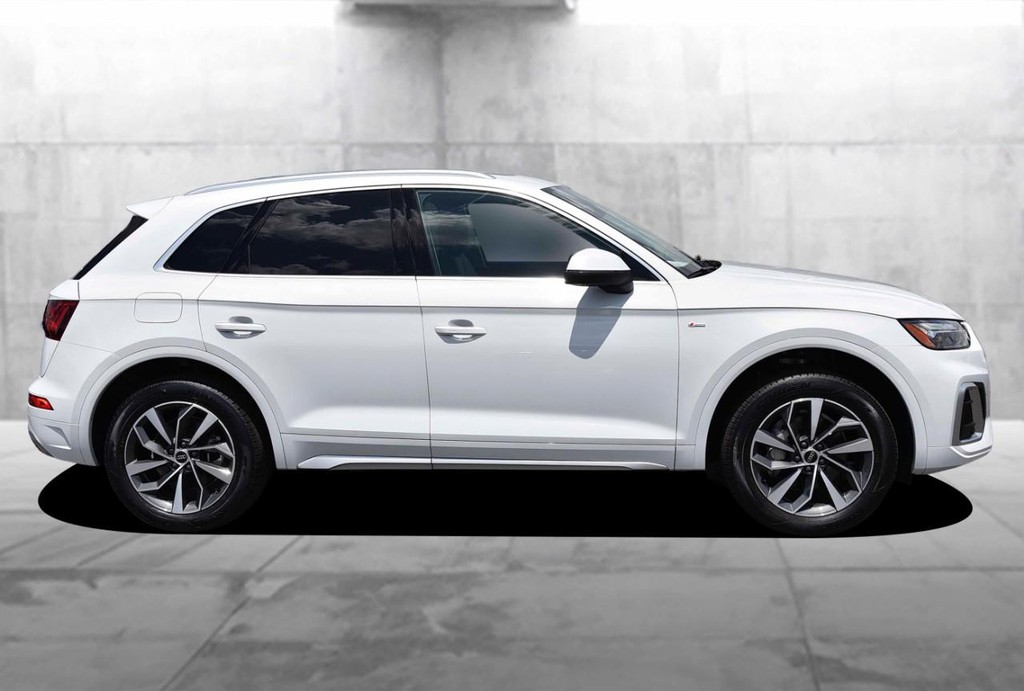 Audi Q5 Vehicle Full-screen Gallery Image 05