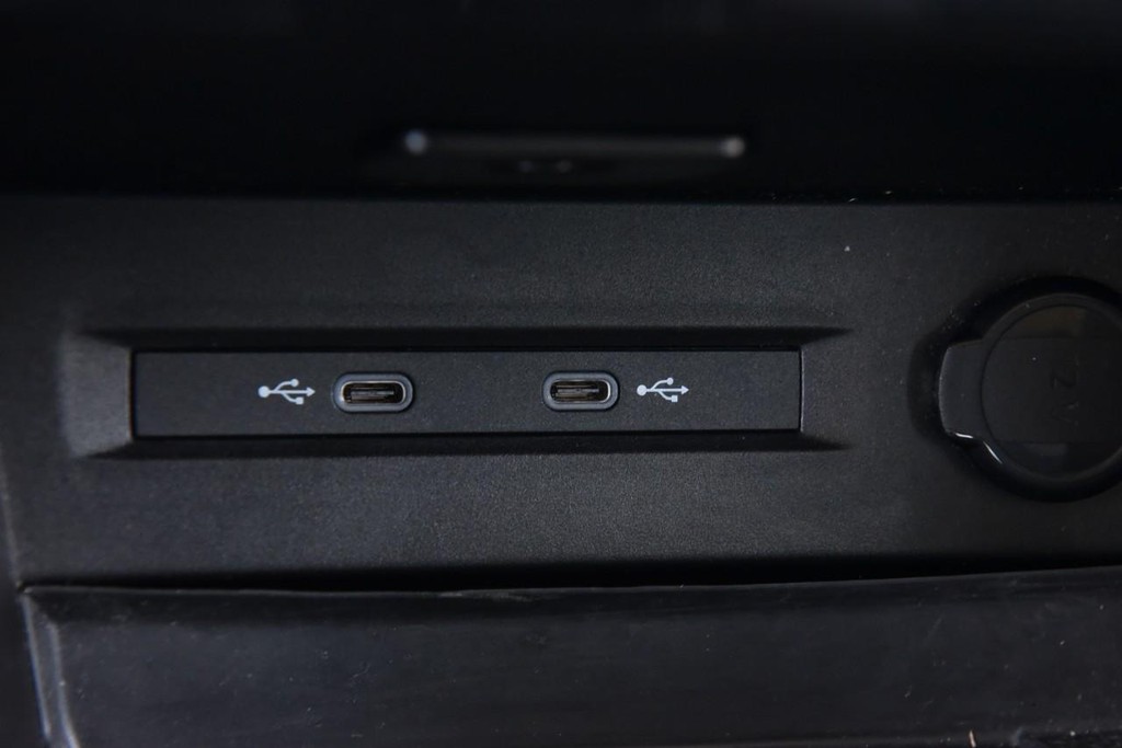 Volkswagen Taos Vehicle Full-screen Gallery Image 16