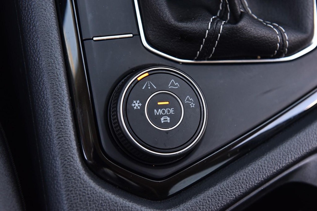 Volkswagen Taos Vehicle Full-screen Gallery Image 18