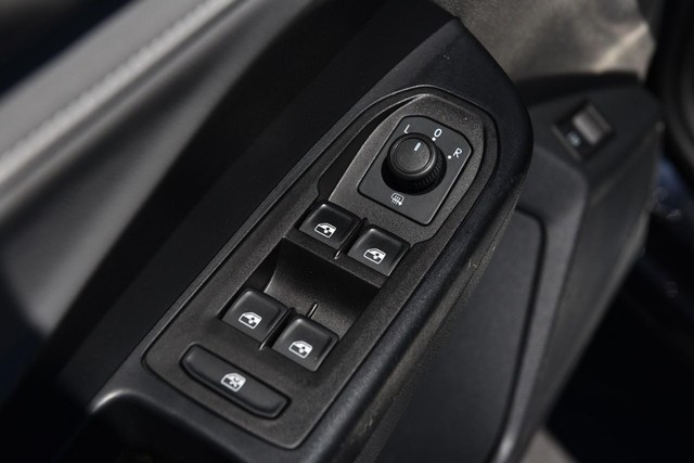 Volkswagen Taos Vehicle Image 08
