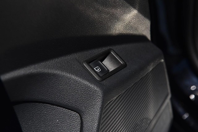 Volkswagen Taos Vehicle Image 09